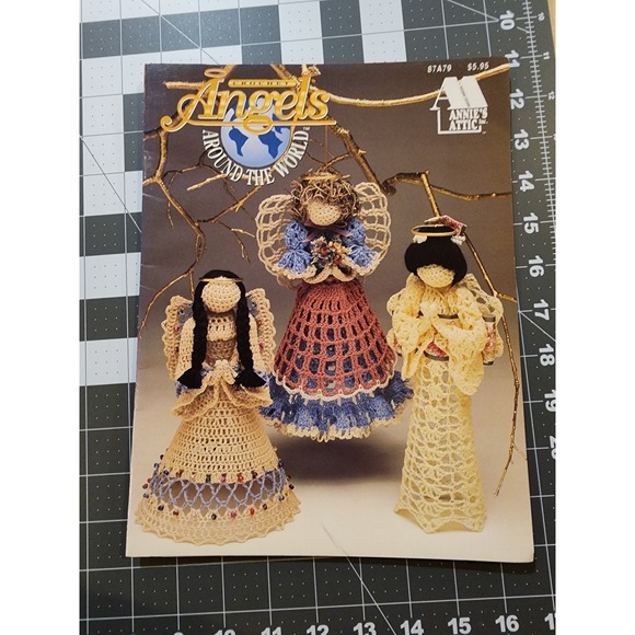 1994 Crochet‎ Angels Around The World Booklet Vintage - Picture 1 of 2